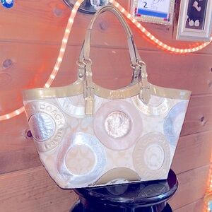 COACH purse silver gold BEAUTIFUL BAG great condition LOTS OF POCKETS & space